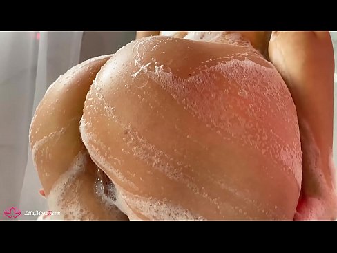 ❤️ Une brune masturbe sa chatte avec un vibrateur jusqu'à un orgasme intense sous la douche. ️ Sexe at fr.mysexpics.ru